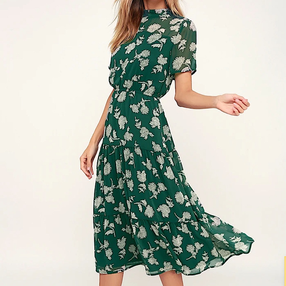 Lulu’s NWOT Dark Green Floral Midi Dress